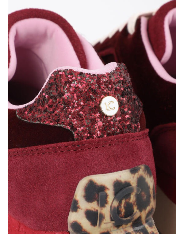 Baskets plateforme bordeaux en cuir à écusson bijou Lola Casademunt