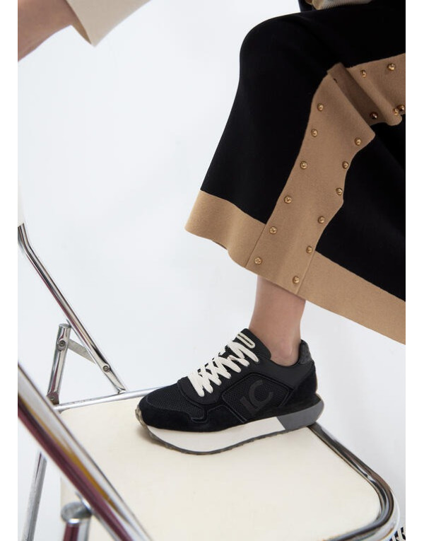 Sneakers noires femme lacets blancs Lola Casademunt