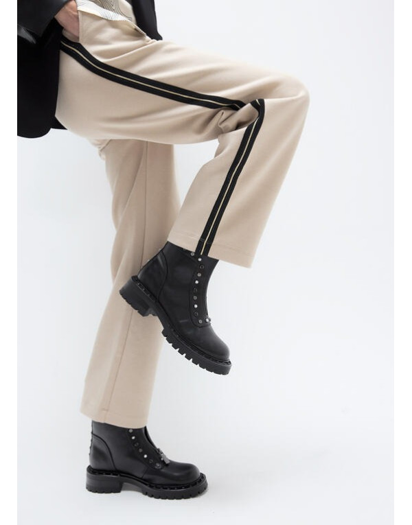 Bottines noires perles et clous Lola Casademunt