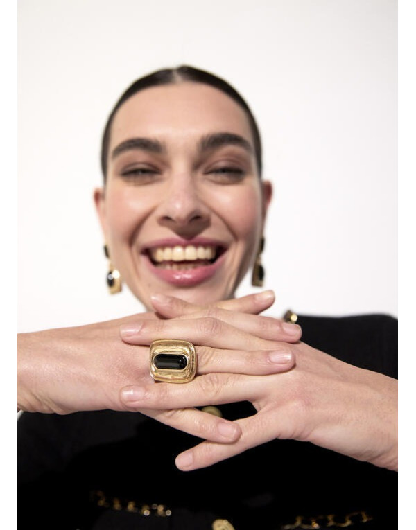 Bague Médaillon Acrylique Dorée et Noire Lola Casademunt