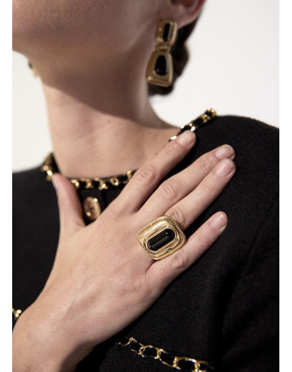 Bague Médaillon Acrylique Dorée et Noire Lola Casademunt