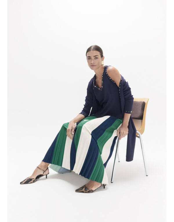 Top bleu marine col V clouté Lola Casademunt