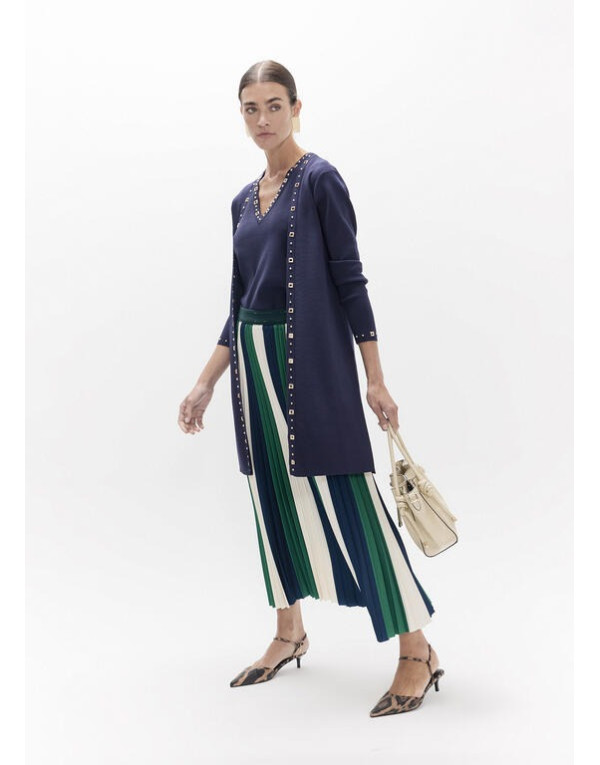 Cardigan long femme bleu marine Lola Casademunt porté